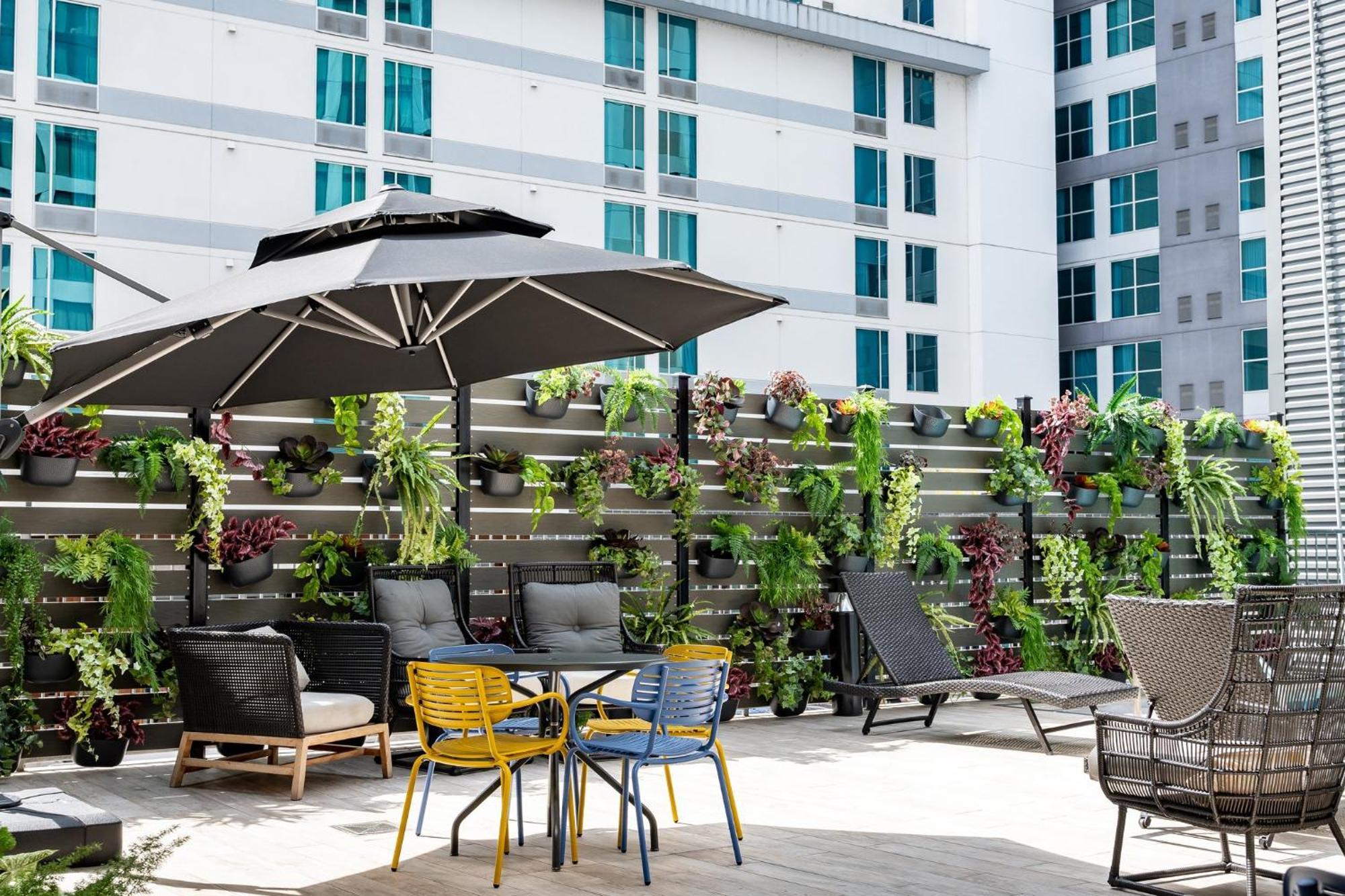 Holiday Inn & Suites Nashville Downtown Broadway Exterior foto